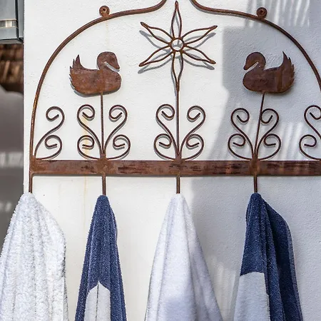 Almendros By Abahana